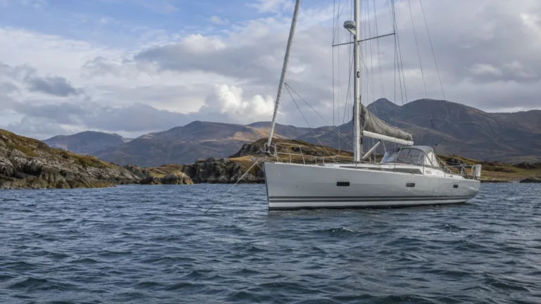 sailing yacht anchored with knox anchor